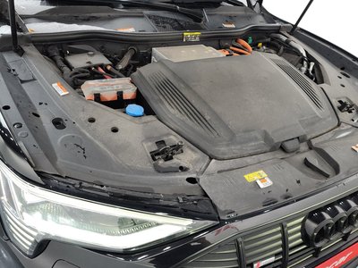 AUDI E-TRON - 7