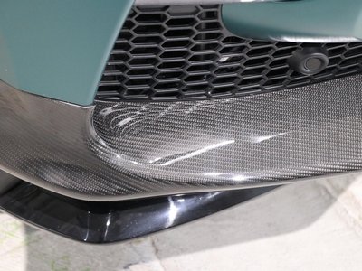 ASTON MARTIN DBX - 8