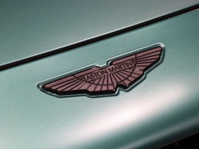 ASTON MARTIN DBX - 5