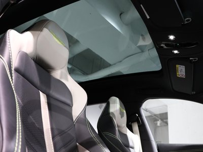 ASTON MARTIN DBX - 3