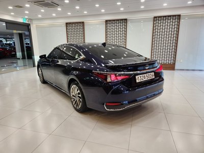 LEXUS ES - 5