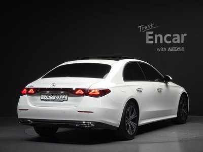 MERCEDES-BENZ E-CLASS - 4