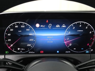 MERCEDES-BENZ E-CLASS - 8