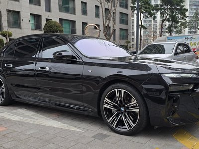 BMW 7 SERIES - 2