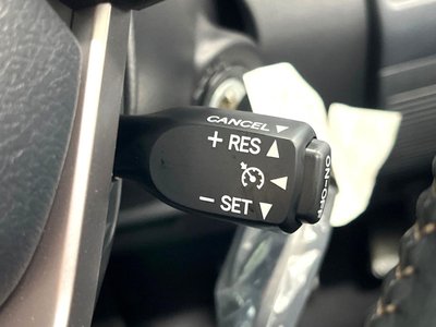 TOYOTA LAND CRUISER 70 - 5