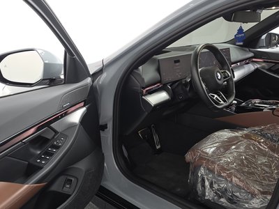 صورة مصغرة 13 لـ 2024 BMW 5 SERIES