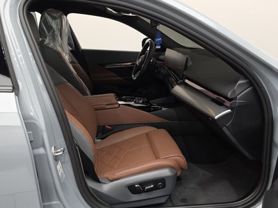 صورة مصغرة 16 لـ 2024 BMW 5 SERIES