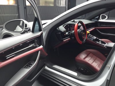 PORSCHE PANAMERA - 10