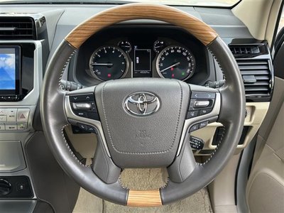 TOYOTA LAND CRUISER PRADO - 9