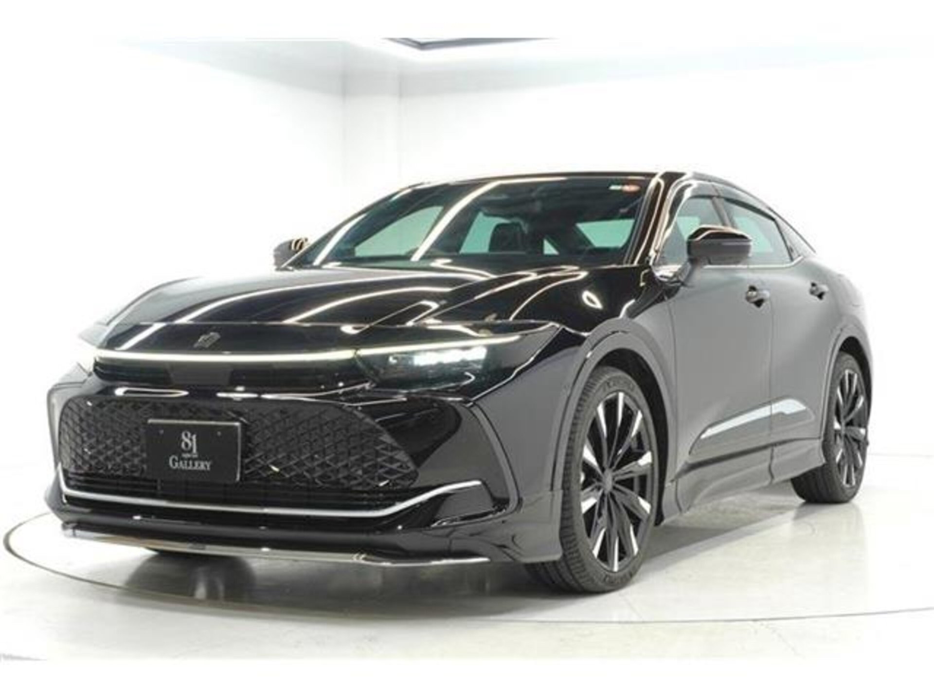 TOYOTA CROWN CROSSOVER - View 1