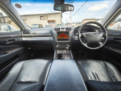 صورة مصغرة 11 لـ 2010 Lexus LS