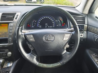 صورة مصغرة 12 لـ 2010 Lexus LS