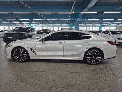 BMW 8 SERIES - 2