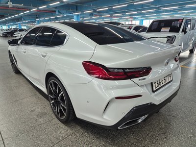 BMW 8 SERIES - 3