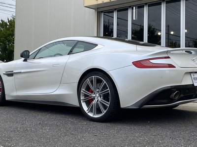 ASTON MARTIN VANQUISH - 8