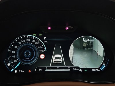 صورة 8 لـ 2023 Genesis GV70