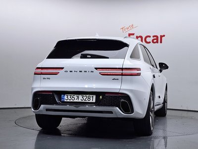 صورة 4 لـ 2023 Genesis GV70