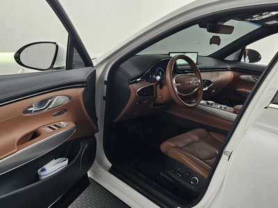 صورة 10 لـ 2023 Genesis GV70