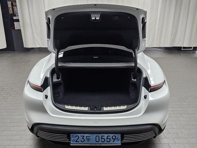 صورة مصغرة 25 لـ 2021 Porsche TAYCAN