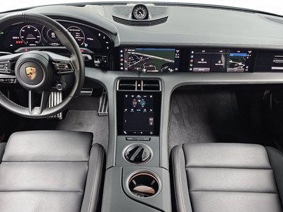 صورة 5 لـ 2021 Porsche TAYCAN