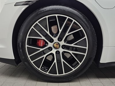 صورة 6 لـ 2021 Porsche TAYCAN