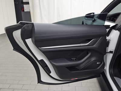 صورة مصغرة 15 لـ 2021 Porsche TAYCAN