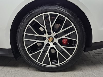 صورة 8 لـ 2021 Porsche TAYCAN