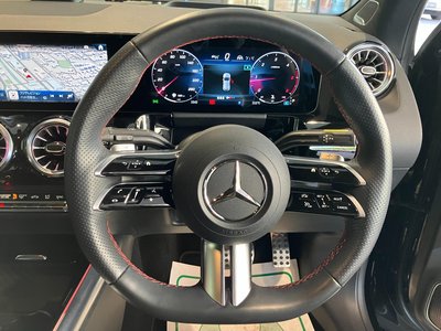 MERCEDES-BENZ GLA - 10
