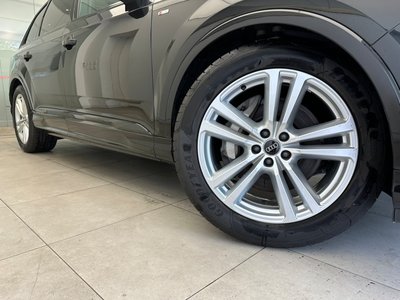 AUDI Q7 - 10