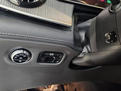 MERCEDES-BENZ EQE - 9