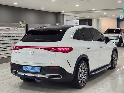 MERCEDES-BENZ EQE - 3