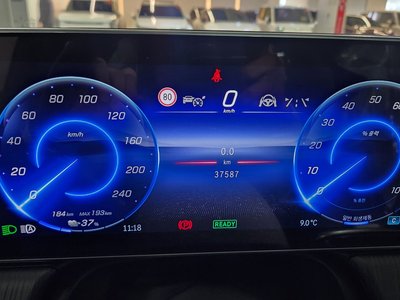 MERCEDES-BENZ EQE - 6