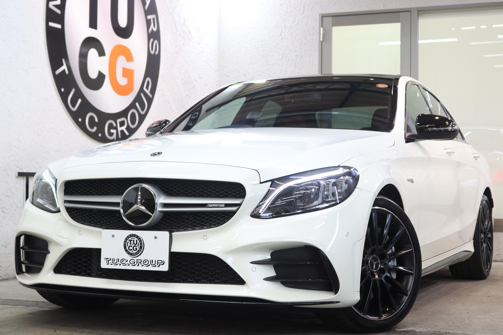 MERCEDES-BENZ C-CLASS AMG - View 1