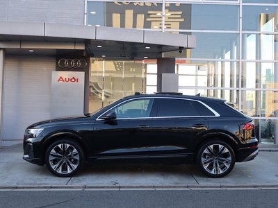 AUDI Q8 - 8