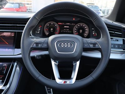 AUDI Q8 - 7