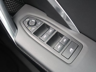 2025 BMW X1 — миниатюра 28