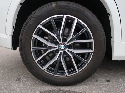 2025 BMW X1 — миниатюра 12