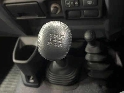 TOYOTA LAND CRUISER 70 - 5