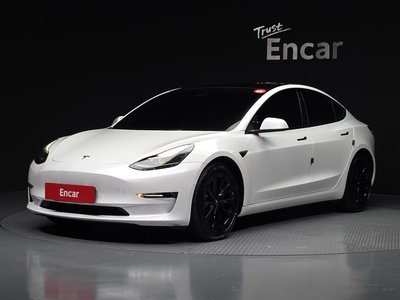 TESLA MODEL 3 - 1