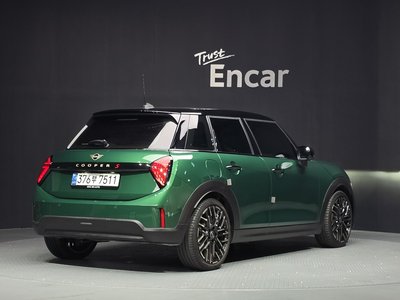 2025 MINI COOPER S photo 5
