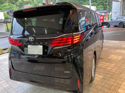 TOYOTA ALPHARD - 4