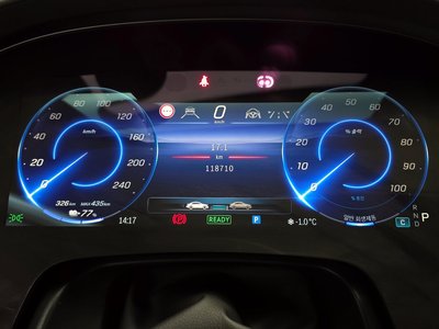 MERCEDES-BENZ EQS - 8