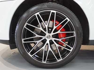 PORSCHE MACAN - 9