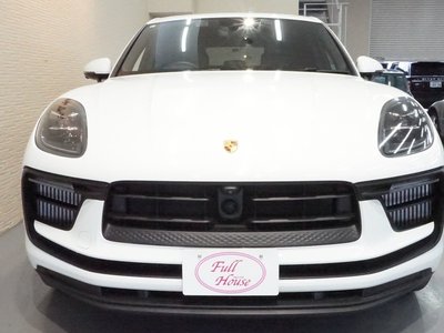 PORSCHE MACAN - 2