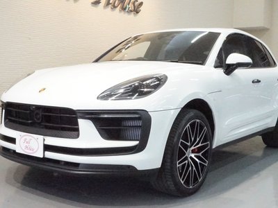 PORSCHE MACAN - 4