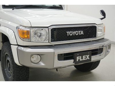 صورة مصغرة 29 لـ 2015 Toyota LAND CRUISER 70