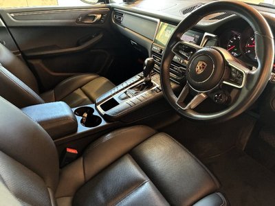 PORSCHE MACAN - 9