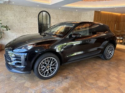 PORSCHE MACAN - 4