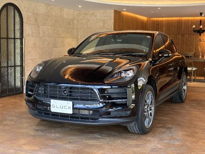 PORSCHE MACAN - 1