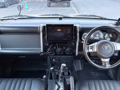 TOYOTA FJ CRUISER - 5